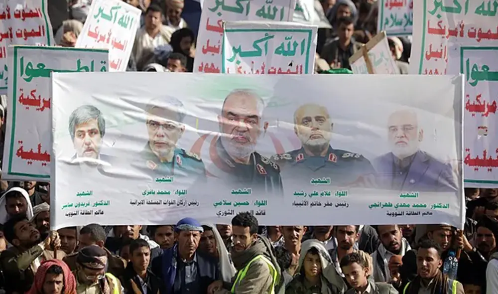 Protestas en Irán tras la muerte de científicos y altos mandos. Foto: AFP Protestas en Irán tras la muerte de científicos y altos mandos. Foto: AFP