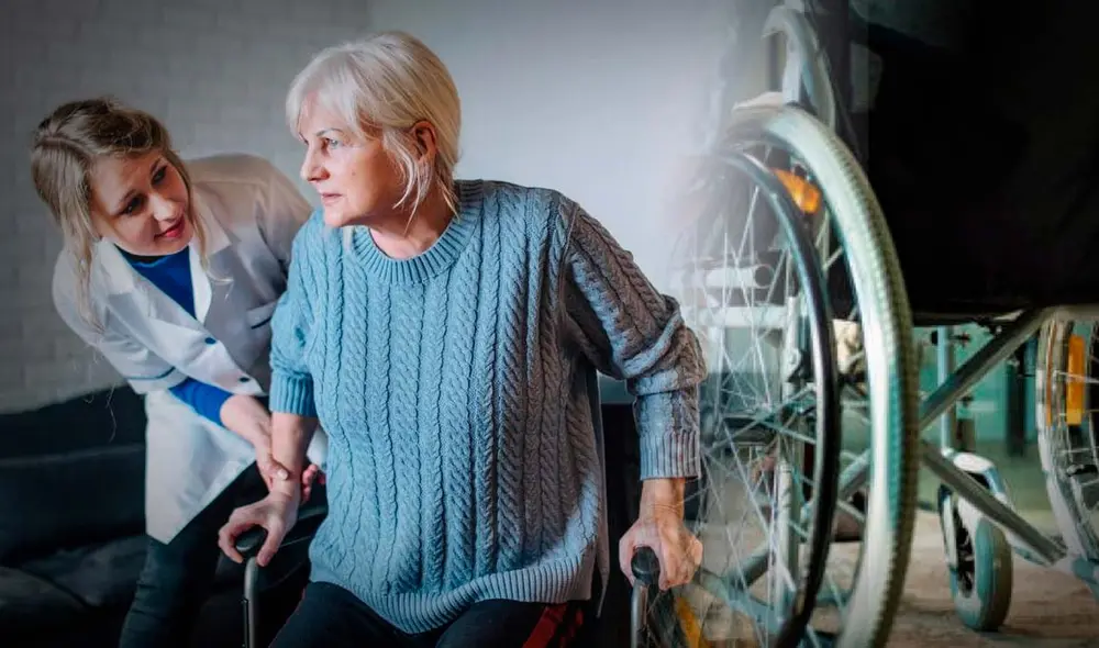 El Gobierno endurece las condiciones para recibir la pensión por incapacidad permanente del Seguro Social. Conoce los requisitos actualizados en España. Foto: composición LR/Freepik