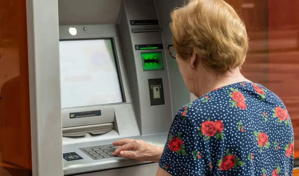 Los jubilados tendrán más oportunidades para recibir el beneficio económico de la jubilación que entrega Seguridad Social. Foto: composición LR/ X Los jubilados tendrán más oportunidades para recibir el beneficio económico de la jubilación que entrega Seguridad Social. Foto: composición LR/ X