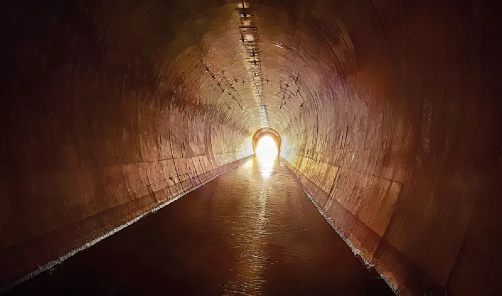 El túnel trasandino de Olmos de 20km de longitud es el segundo túnel con mayor cobertura de montaña del mundo. El túnel trasandino de Olmos de 20km de longitud es el segundo túnel con mayor cobertura de montaña del mundo.