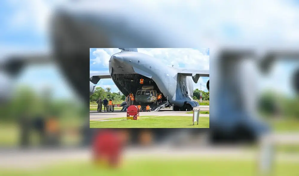 Personal médico de las Fuerzas Armadas de EE. UU. desciende de un avión militar en Iquitos para iniciar la misión “Amistad 2025 Personal médico de las Fuerzas Armadas de EE. UU. desciende de un avión militar en Iquitos para iniciar la misión “Amistad 2025
