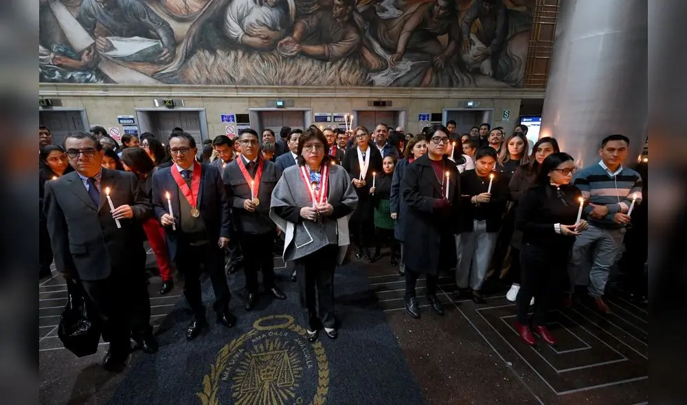 Fiscales realizan vigilia en el Ministerio Público en defensa de la legalidad Fiscales realizan vigilia en el Ministerio Público en defensa de la legalidad