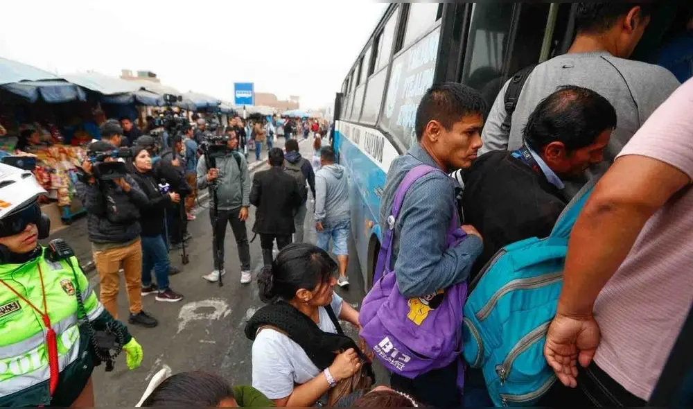 El nuevo paro concentrará mototaxistas, conductores de colectivos y de carga pesada, entre otros. Foto: Andina El nuevo paro concentrará mototaxistas, conductores de colectivos y de carga pesada, entre otros. Foto: Andina