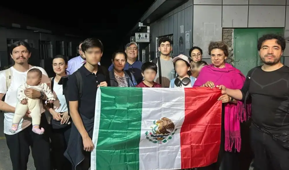Embajada de México en Irán evacúa a 18 mexicanos a Azerbaiyán.