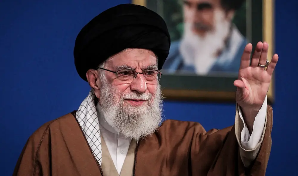 Este mensaje, el segundo que emite públicamente desde el inicio del conflicto con Israel el pasado viernes, refuerza la postura desafiante de Teherán. Foto: AFP. Este mensaje, el segundo que emite públicamente desde el inicio del conflicto con Israel el pasado viernes, refuerza la postura desafiante de Teherán. Foto: AFP.