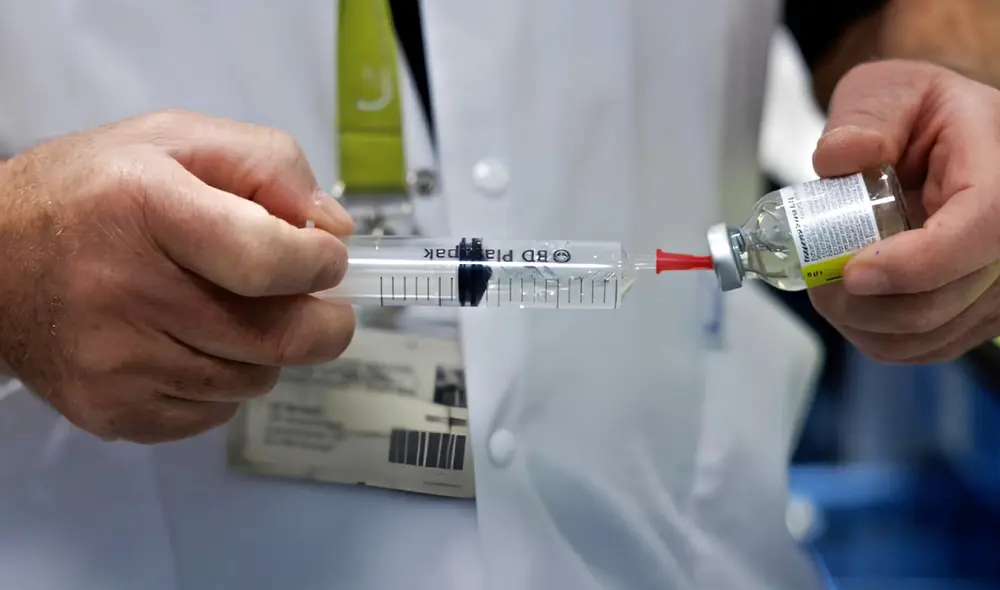 La FDA aprueba el lenacapavir, un nuevo fármaco para la prevención del VIH, desarrollado por Gilead Sciences.