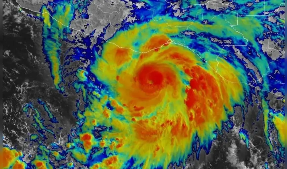 Huracán Erick se intensifica rápidamente, llegará a categoría 3 antes de impactar suelo mexicano durante las primeras horas del jueves 19 de junio. Huracán Erick se intensifica rápidamente, llegará a categoría 3 antes de impactar suelo mexicano durante las primeras horas del jueves 19 de junio.