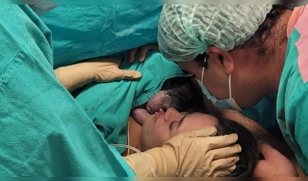 El Hospital Garrahan, en Argentina,  operó a la primera bebé dentro del útero de su madre. Foto: Argentina gob