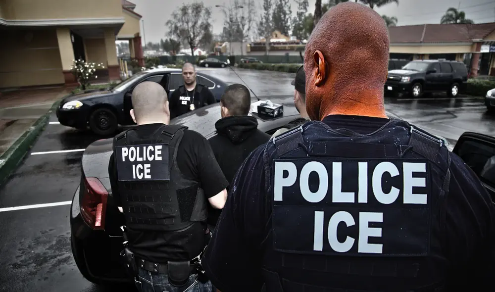 Cuatro inmigrantes en Virginia fuero arrestados por ICE mientras hacían compras.