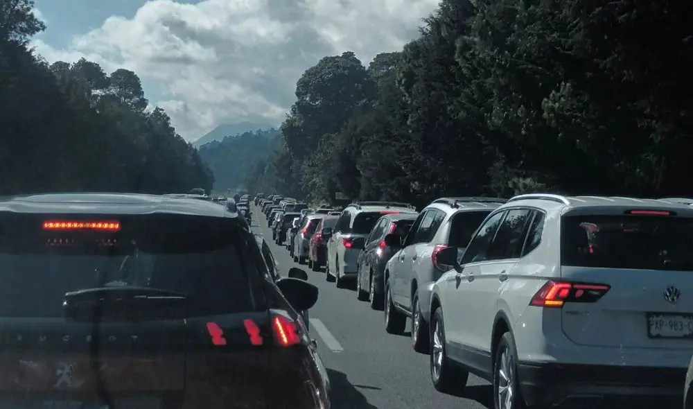 Restricción vehicular en el Valle de México para mejorar la calidad del aire y reducir la contaminación. Restricción vehicular en el Valle de México para mejorar la calidad del aire y reducir la contaminación.