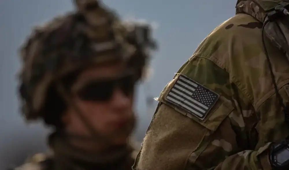 Veterano inmigrante condecorado se autodeporta luego de 50 años