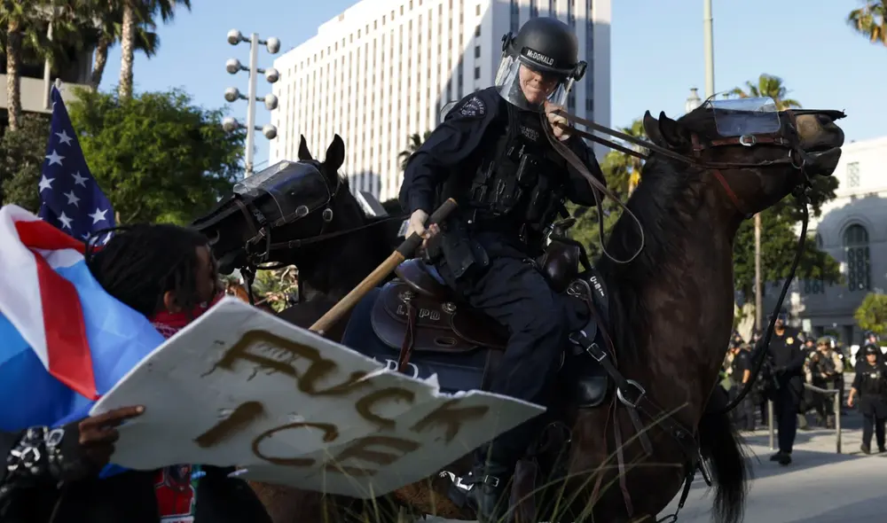 Aprueban préstamo a Policía de Los Ángeles para pagar horas extra a agentes por protestas