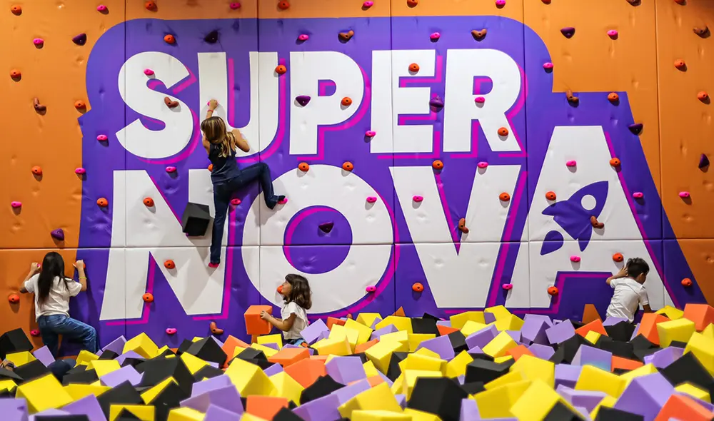 Con una inversión de miles de dólares, Supernova ofrece atracciones como trampolines y una piscina de espuma.