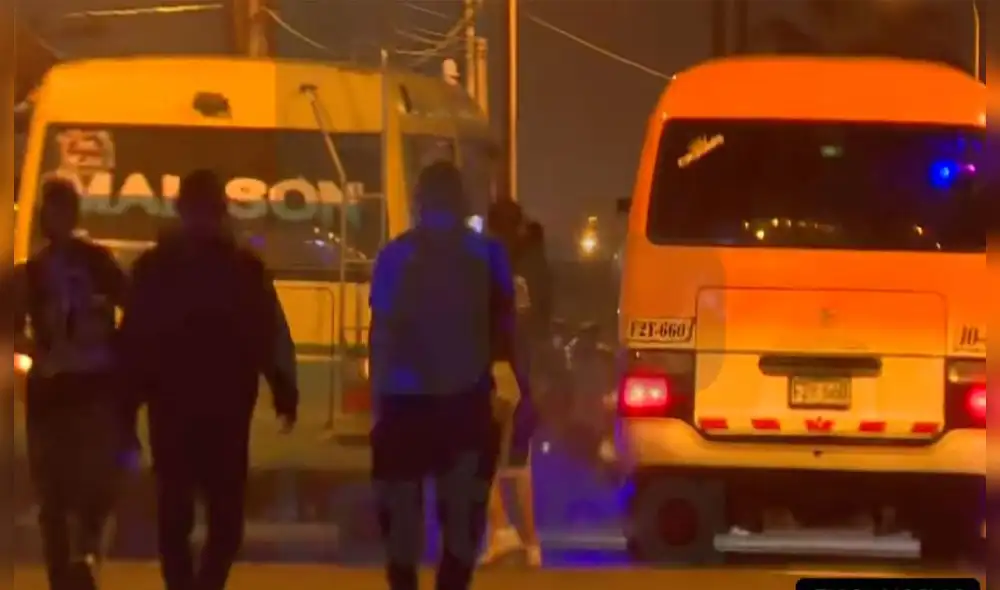 Piques ilegales ponen en riesgo la vida de conductores y asistentes en Ancón. Foto: Latina