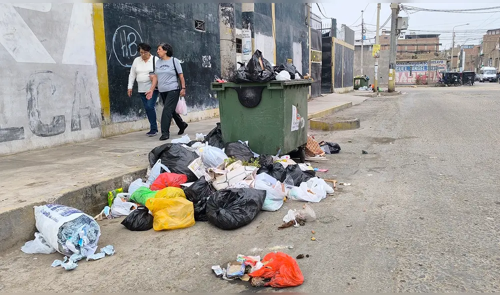 Alcaldesa dice que denunciará a los trabajadores que no salieron a trabajar. Obreros exigen mejores condiciones laborales. Foto: Emmanuel Moreno, La República
