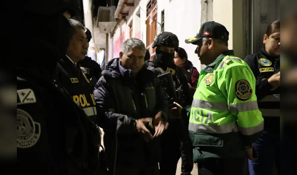 Alcalde de Paras, Carlos Jayo, fue detenido por agentes de la Dircocor. Foto: PNP Alcalde de Paras, Carlos Jayo, fue detenido por agentes de la Dircocor. Foto: PNP