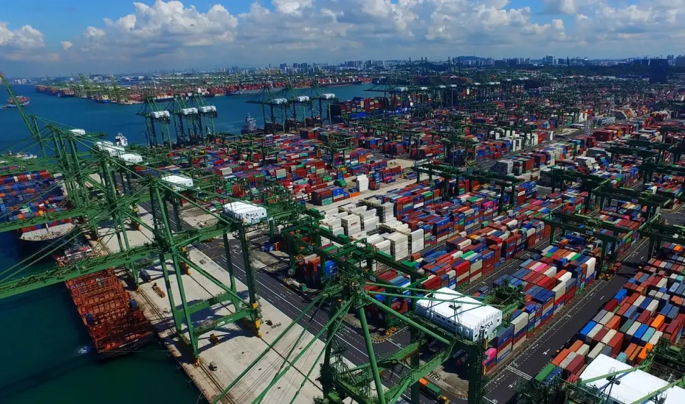 Sigapur, apodada la “perla de Asia” ha logrado posicionarse como el país más influyente en el comercio global. Foto: Klog