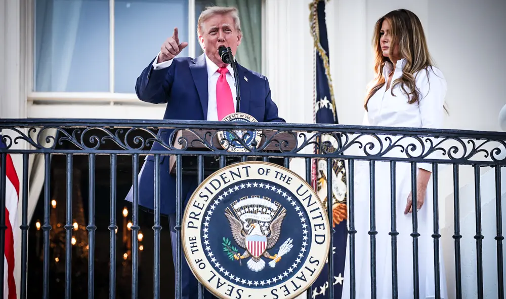 Donald Trump firma la ley One Big Beautiful Bill para recortar Medicaid y financiar deportaciones masivas.