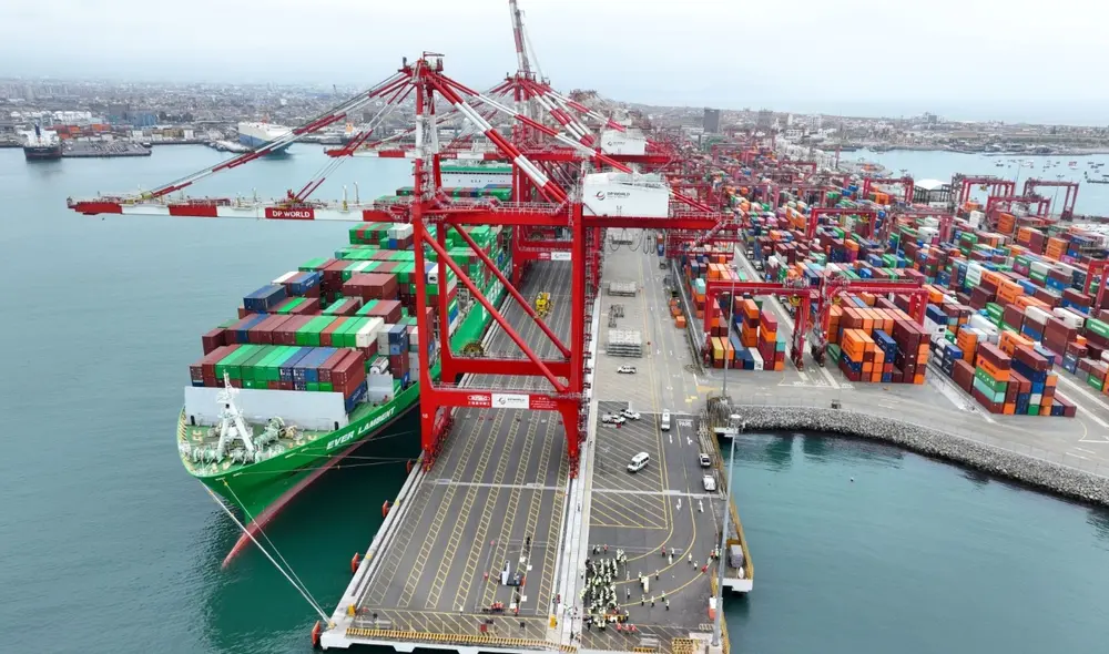 Entre junio de 2024 y junio de 2025, las exportaciones movilizadas desde esta terminal portuaria alcanzaron un crecimiento interanual de 24,07%. Foto: Andina