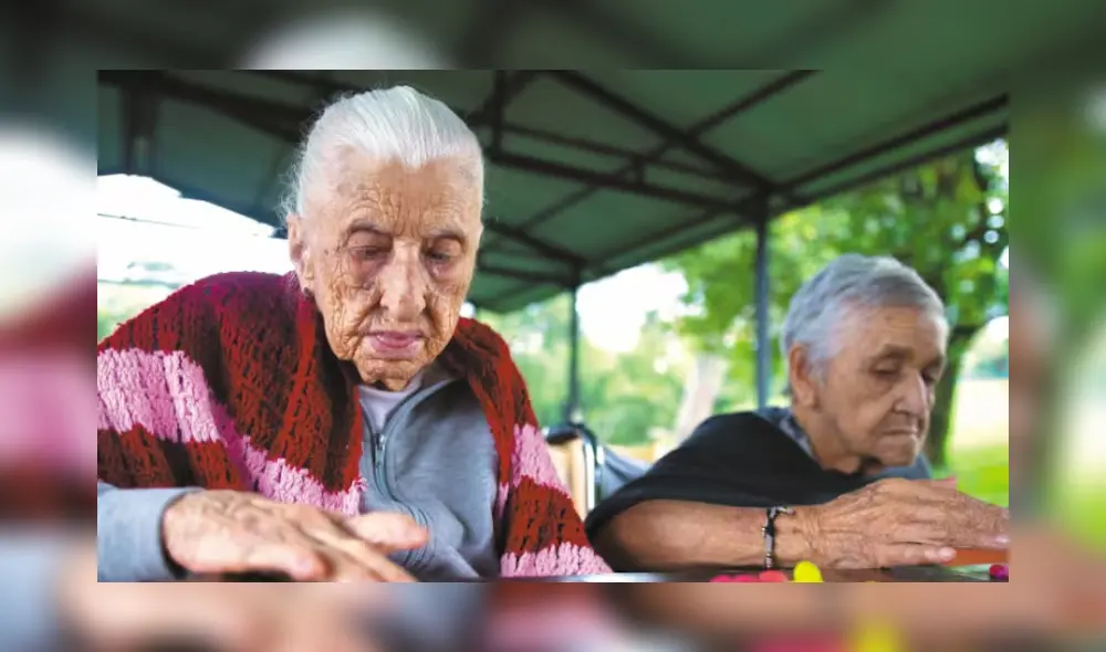 La higiene en la tercera edad requiere una atención particular. La higiene en la tercera edad requiere una atención particular.