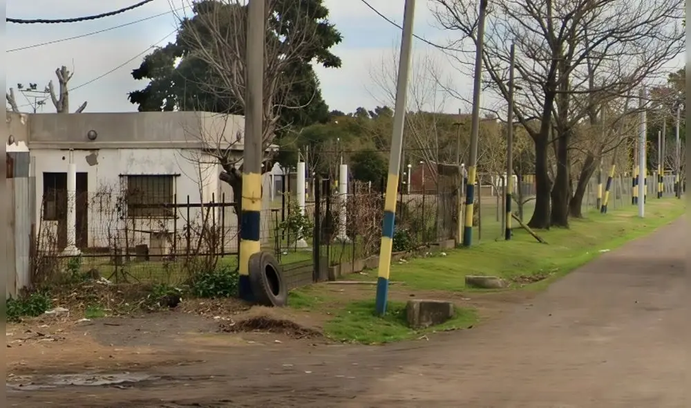 El violento ataque ocurrió en una vivienda del barrio Tío Rolo, en el sudoeste de Rosario, donde dos menores fueron alcanzados por disparos mientras estaban en casa. Foto: X