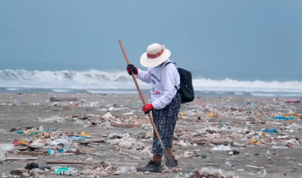 La basura en las playas de Perú no ha disminuido en comparación con países como México y Panamá.