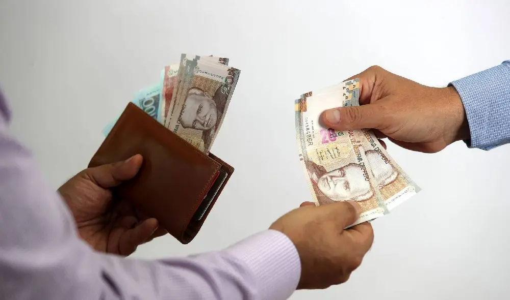 Trabajadores del sector público y privado reciben; aguinaldo y gratificación por Fiesta Patrias.