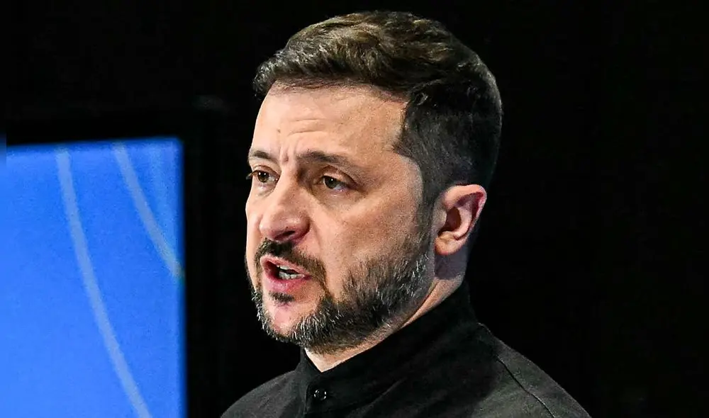 Zelenski insistió en que la respuesta de los aliados no debe limitarse a sanciones económicas y que debe incluir un respaldo militar más ágil. Foto: AFP.