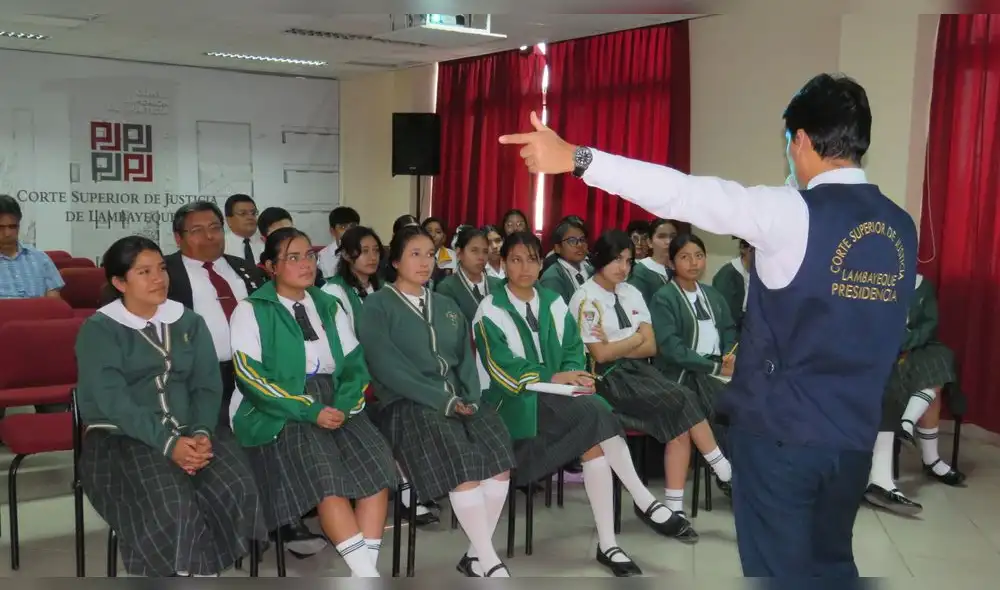 Importante acción de la Corte de Cajamarca en colegios. Fuente: Difusión Importante acción de la Corte de Cajamarca en colegios. Fuente: Difusión