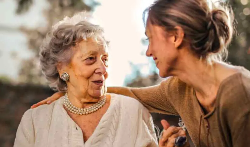 Hay menos niños y jóvenes, y más adultos mayores. Hay menos niños y jóvenes, y más adultos mayores.