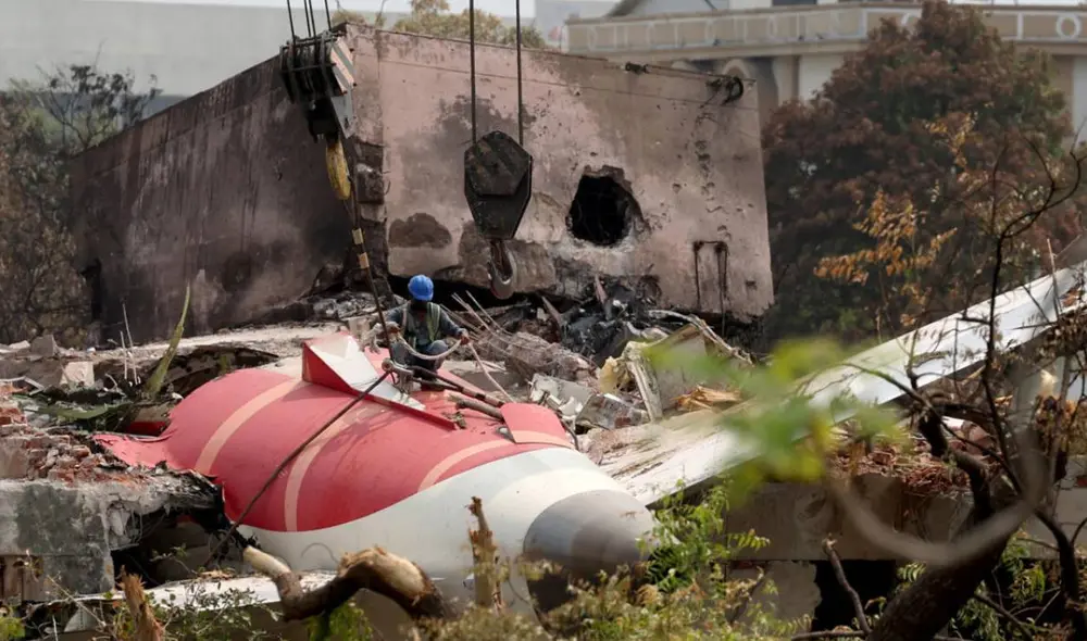 El accidente aéreo de Air India tuvo solo un pasajero logró salir con vida del vuelo AI-117. Ramesh Vishwash Kumar, de 40 años. Foto: EFE
