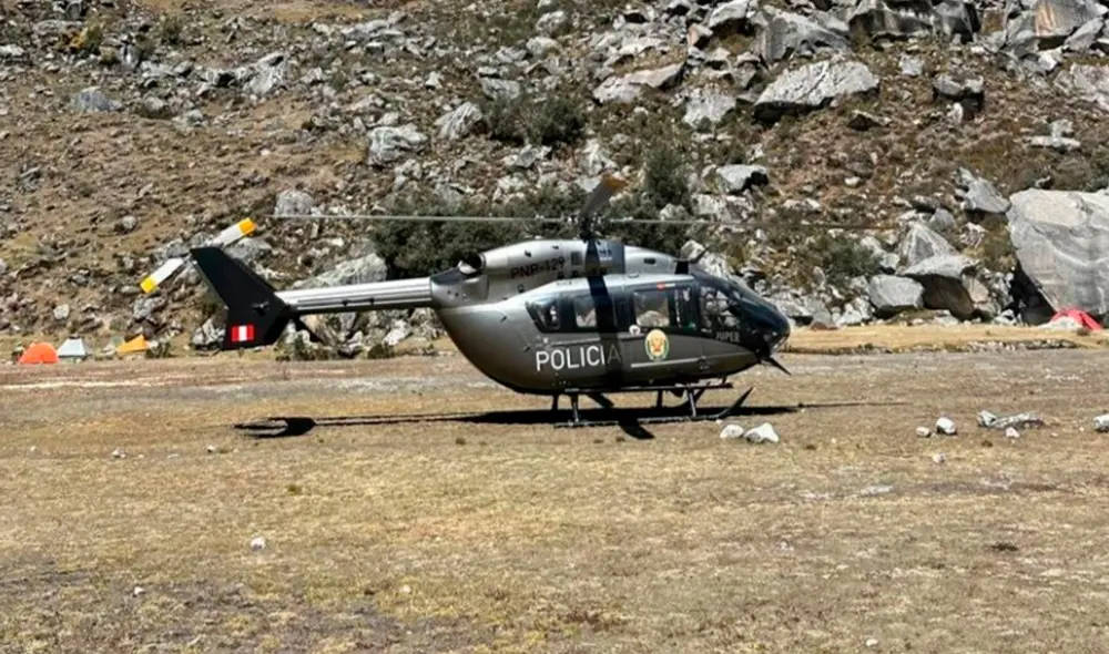 Fue necesario un helicóptero para rescatar al turista mexicano, quien sufrió un sangrado intestinal. Foto: Andina