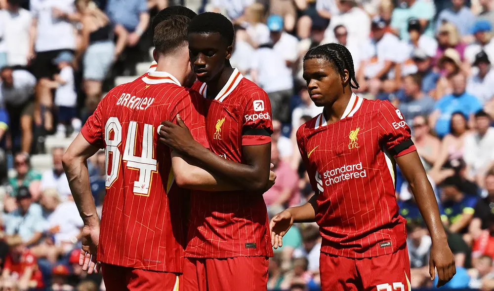 El equipo red jugó con dos alineaciones distintas en este amistoso ante Preston North End, una por cada tiempo. Foto: Liverpool FC