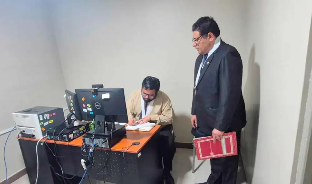 Durante la visita, la jueza Nelly Pinto y otros jueces están encargados de evaluar diversas áreas y juzgados. Durante la visita, la jueza Nelly Pinto y otros jueces están encargados de evaluar diversas áreas y juzgados.