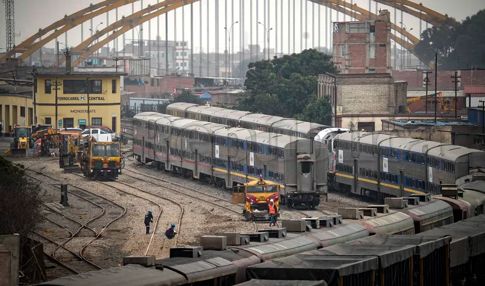 Los vagones y locomotoras están en la estación Monserrate, cerca al río Rímac. Foto: John Reyes / La República Los vagones y locomotoras están en la estación Monserrate, cerca al río Rímac. Foto: John Reyes / La República
