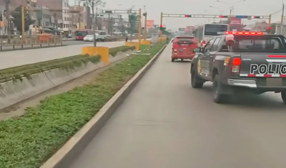 El clip de la persecución, mostró al mototaxi a gran velocidad, mientras era seguido por una camioneta policial.
