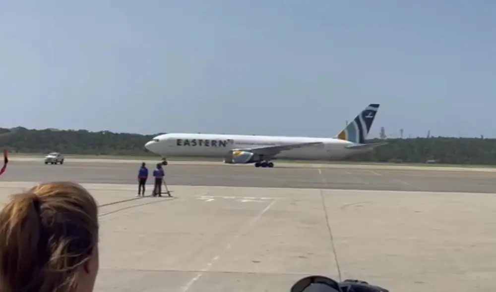 Siete de los 31 niños migrantes venezolanos que habrían sido separados de sus padres deportados, arribó en Caracas, Venezuela este viernes 18 de julio. Foto: NTN24 Siete de los 31 niños migrantes venezolanos que habrían sido separados de sus padres deportados, arribó en Caracas, Venezuela este viernes 18 de julio. Foto: NTN24