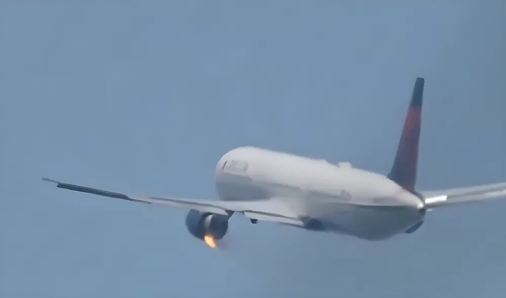 Incendio en motor obliga a avión Boeing 767 de Delta a aterrizar de emergencia en Los Ángeles. Incendio en motor obliga a avión Boeing 767 de Delta a aterrizar de emergencia en Los Ángeles.