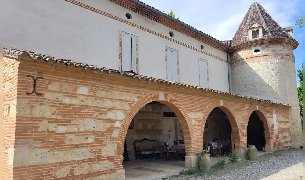 La finca de Rivière se convirtió en escenario de su muerte el jueves por la noche. La finca de Rivière se convirtió en escenario de su muerte el jueves por la noche.