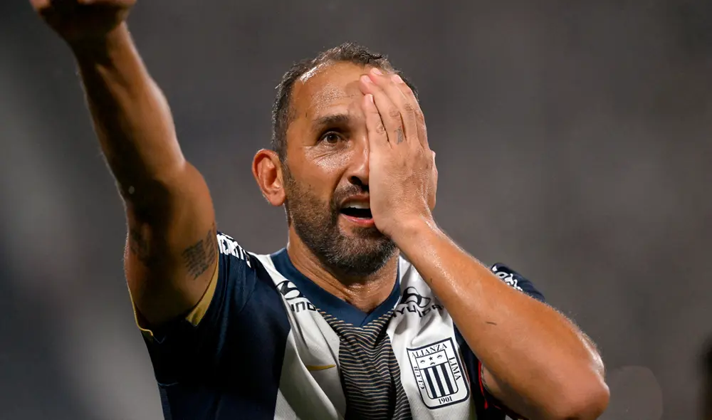 Hernán Barcos habló acerca del duelo de Alianza Lima frente a Gremio. Foto: AFP