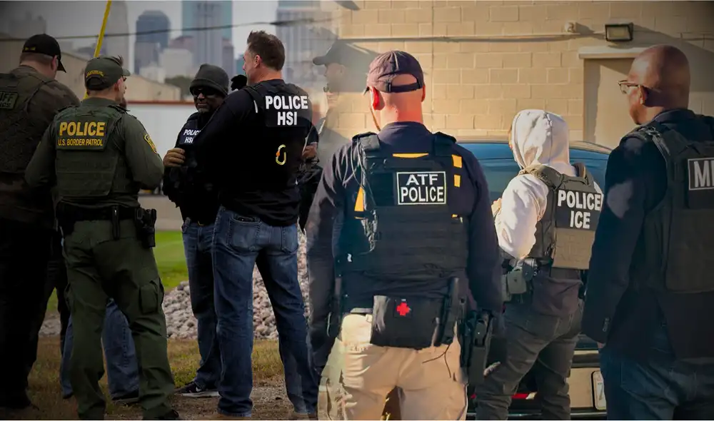 ICE implementa tobilleras electrónicas y muñequeras a inmigrantes en Estados Unidos.