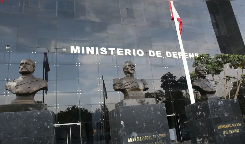 Astudillo aclaró que la Ley N.° 32560 reconoce solo tres símbolos patrios. Foto: Agencia Andina Astudillo aclaró que la Ley N.° 32560 reconoce solo tres símbolos patrios. Foto: Agencia Andina