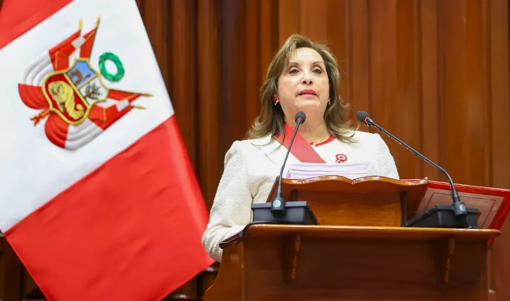 La voz de la calle. Deudos de las víctimas de la represión de 2022 y 2023 se hicieron sentir en el Cercado. Foto: Presidencia. La voz de la calle. Deudos de las víctimas de la represión de 2022 y 2023 se hicieron sentir en el Cercado. Foto: Presidencia.