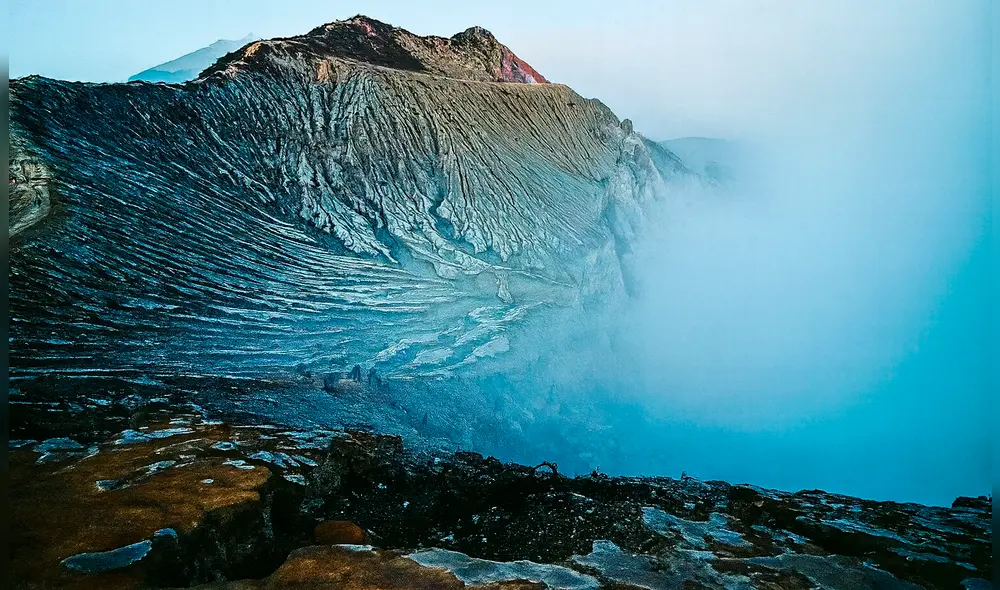 En general, los arcos volcánicos forman cinturones angostos a lo largo del margen continental. Foto: Unsplash.