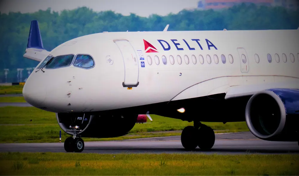 El vuelo de Delta tuvo que aterrizar de emergencia en aeropuerto de Estados Unidos debido a turbulencias.