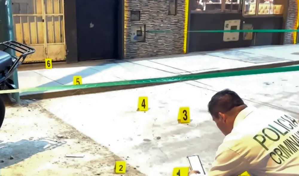 joven se salva de morir tras caerle un disparo en el celular durante una balacera en SJL. Foto: Panamericana