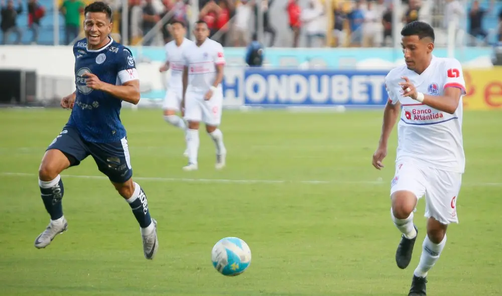 Motagua y Olimpia se enfrentaron en el Estadio Nacional Chelato Ucles. Foto: Club Olimpia Deportivo