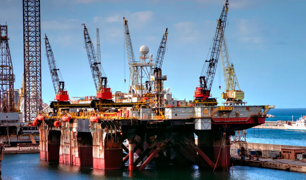 La petrolera BP anunció el descubrimiento de una columna de petróleo y gas en una cuenca de Santos, Brasil.
