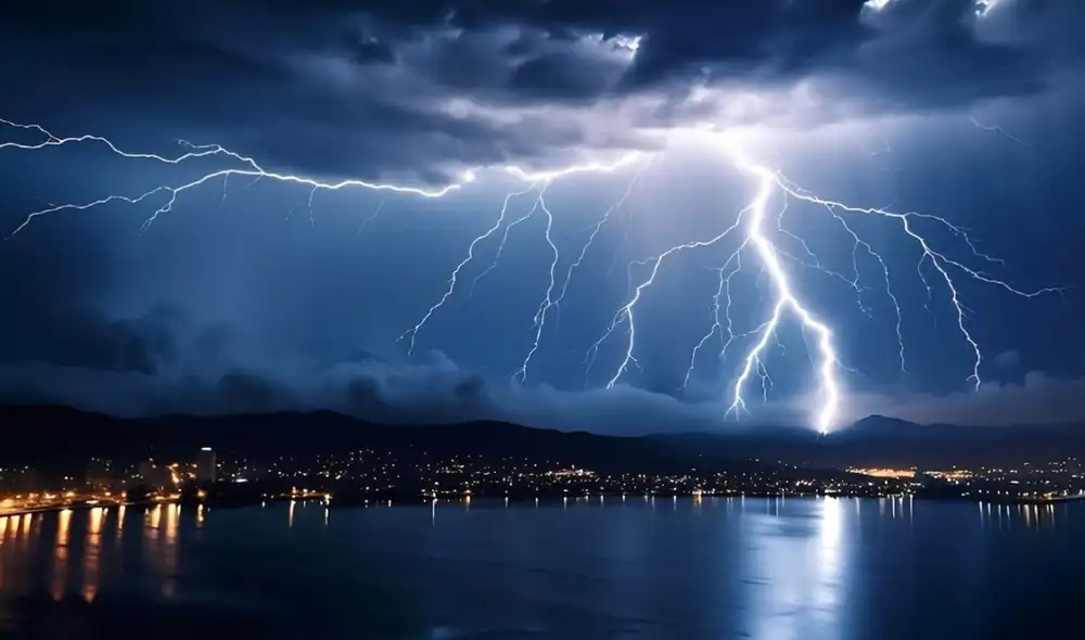 Científicos descubren cómo los rayos cósmicos generan rayos gamma en tormentas.