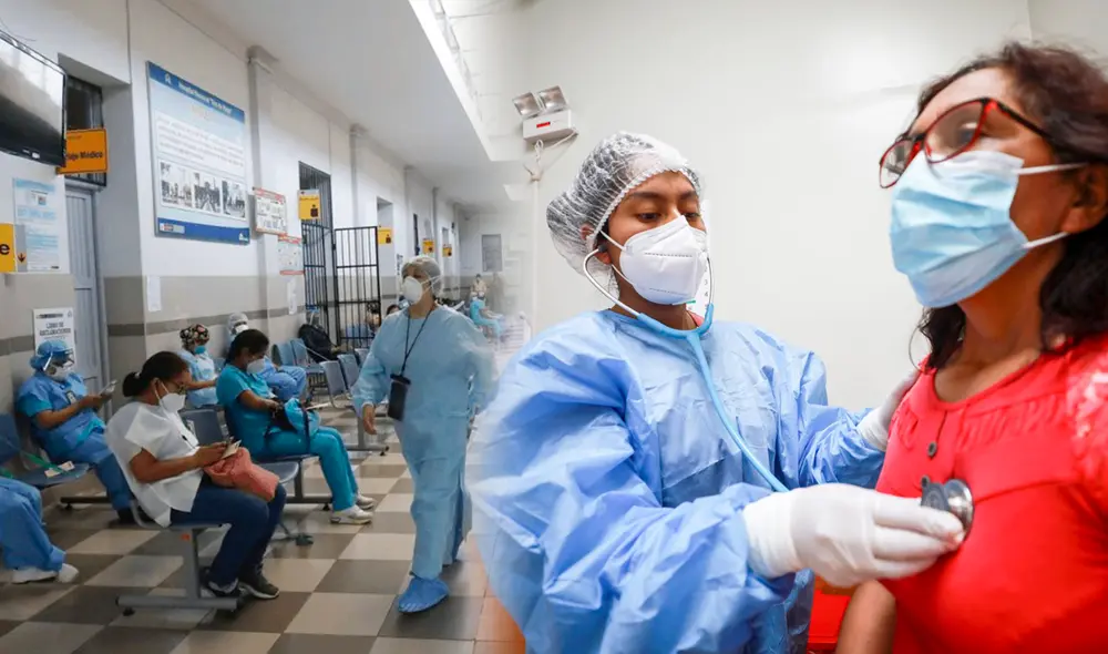 Hospitales en el Perú no pueden abastecer a todos sus pacientes. Foto: composición LR Hospitales en el Perú no pueden abastecer a todos sus pacientes. Foto: composición LR